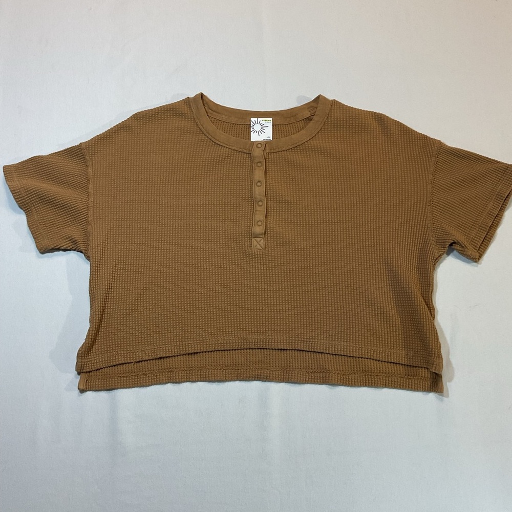 Offline by Aerie Sweater Henley Waffle Camel Cropped, Size Small Short Sleeve